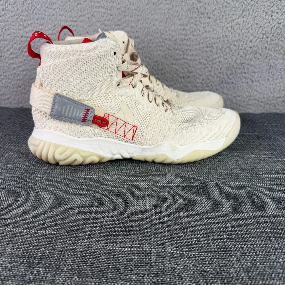 Jordan Apex-React Men Size 10 Bio Beige Sail University Red Flyknit BQ1311-206